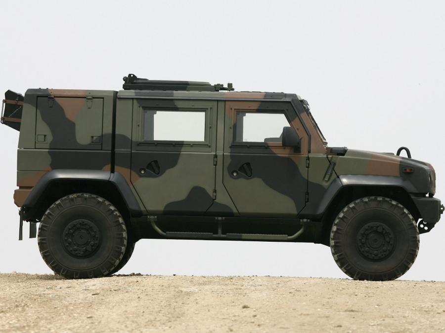  Iveco Lince LMV 2001 года  (фото 7 из 9)